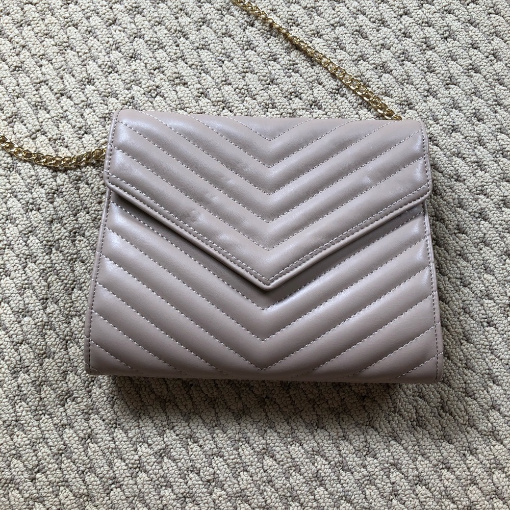 Light pink/ cream purse with gold detail